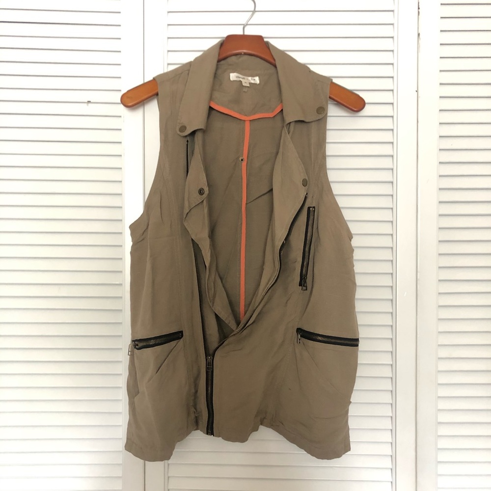 Vest - Picture 1 of 7